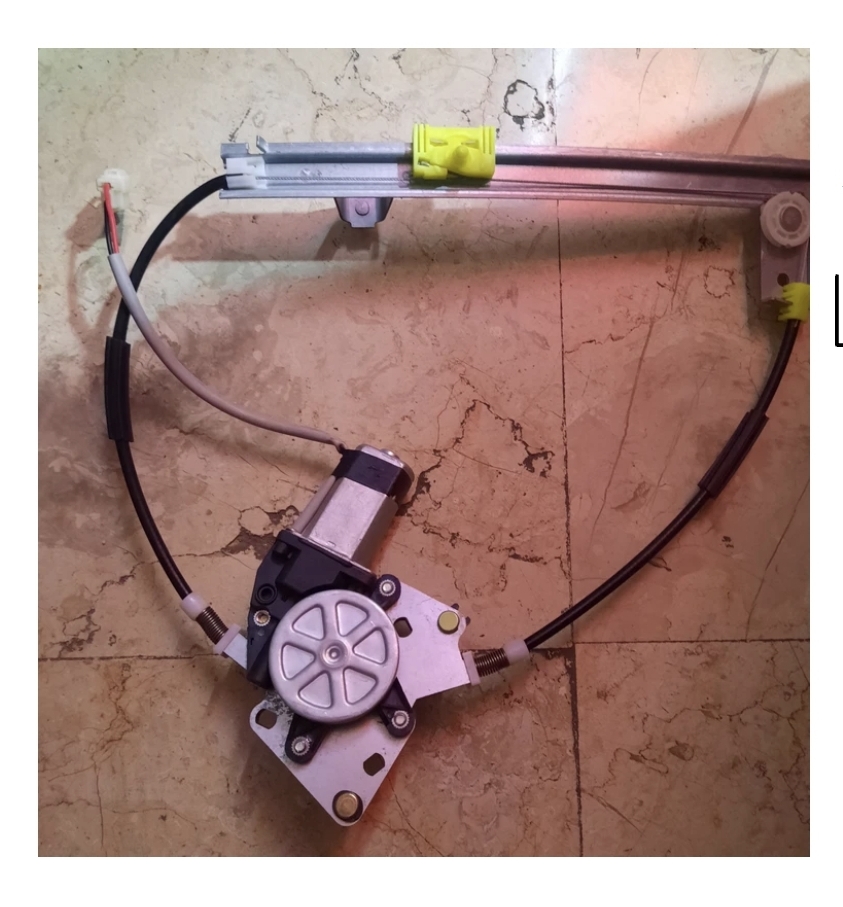 شیشه بالابر جلو راست لیفان۵۲۰