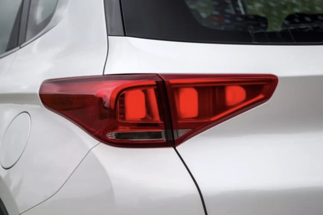 طلق خطر روی گلگیر تیگو ۷ معمولی