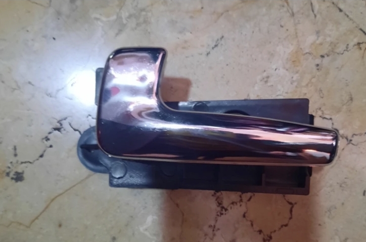 دستگیره داخلی عقب چپ برلیانس ۳۲۰