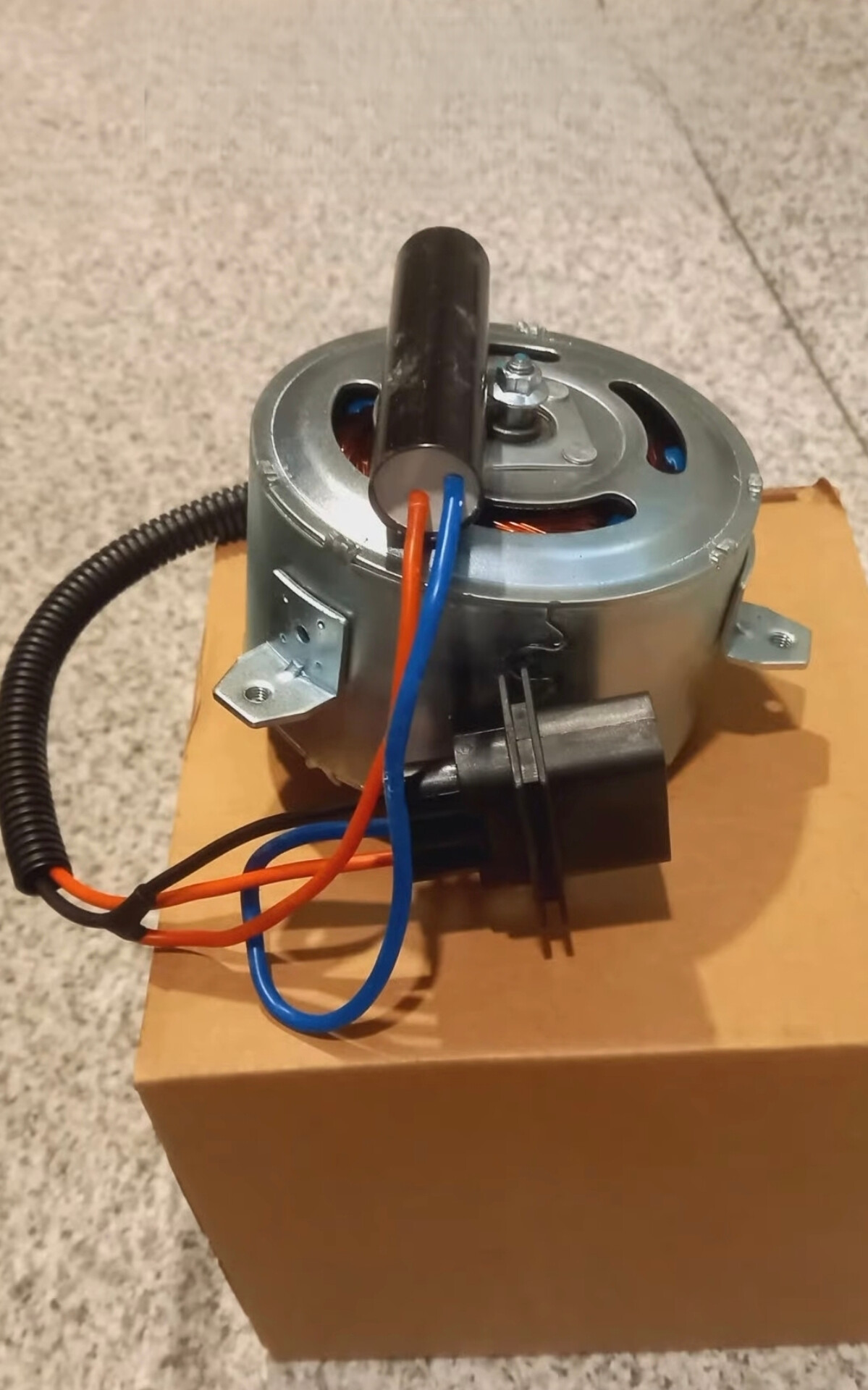 موتورفن آریو Z300