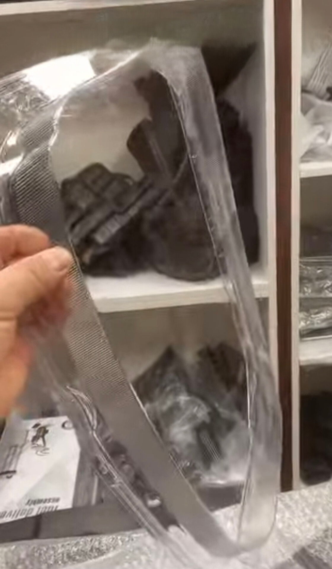 طلق چراغ جلو لاماری