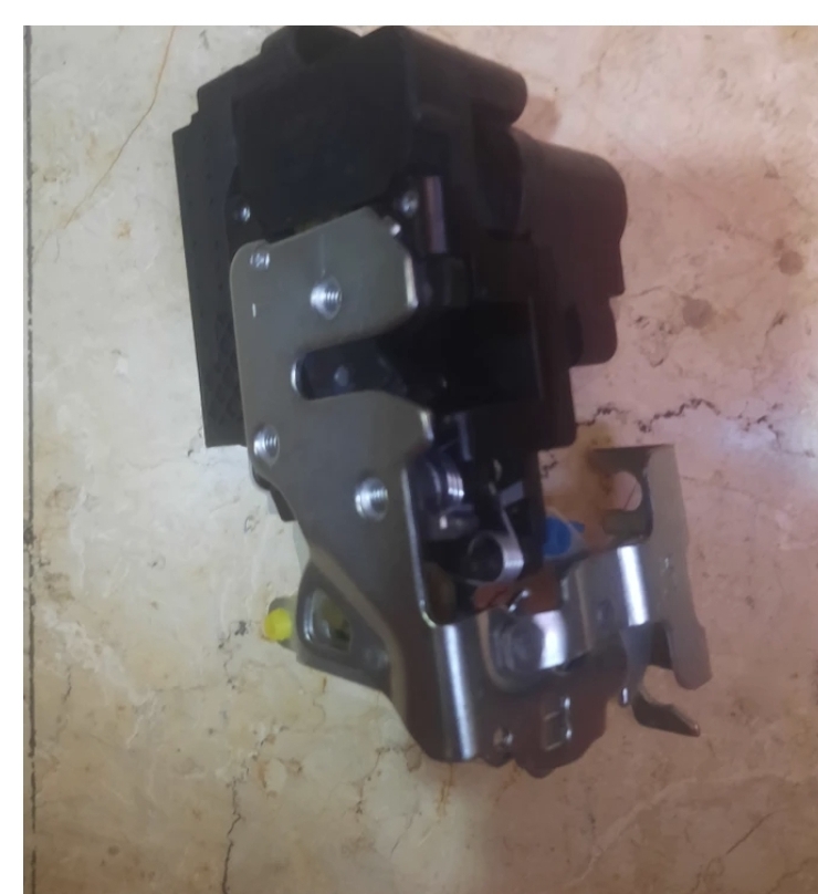 قفل و پمپ درب جلو چپ برلیانس سری ۲۲۰ و ۲۳۰